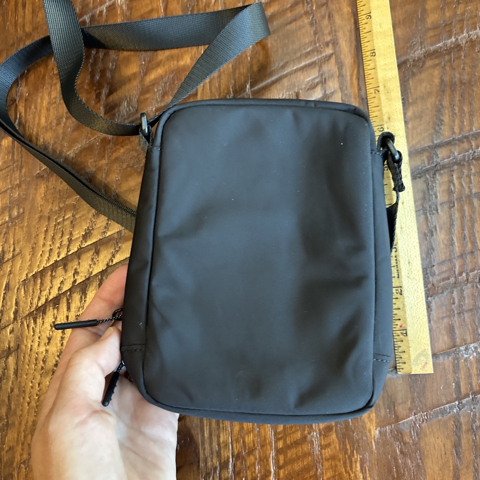 Lululemon Easy Access Zip Up Adjustable Strap Crossbody Bag Black 7×5.5″