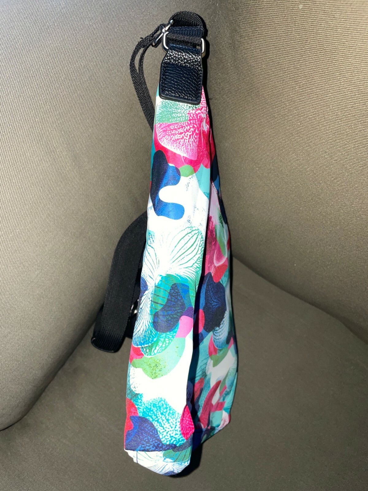Samantha Brown To-Go Medium Zip-Front Crossbody Handbag Orchid Camo NWT