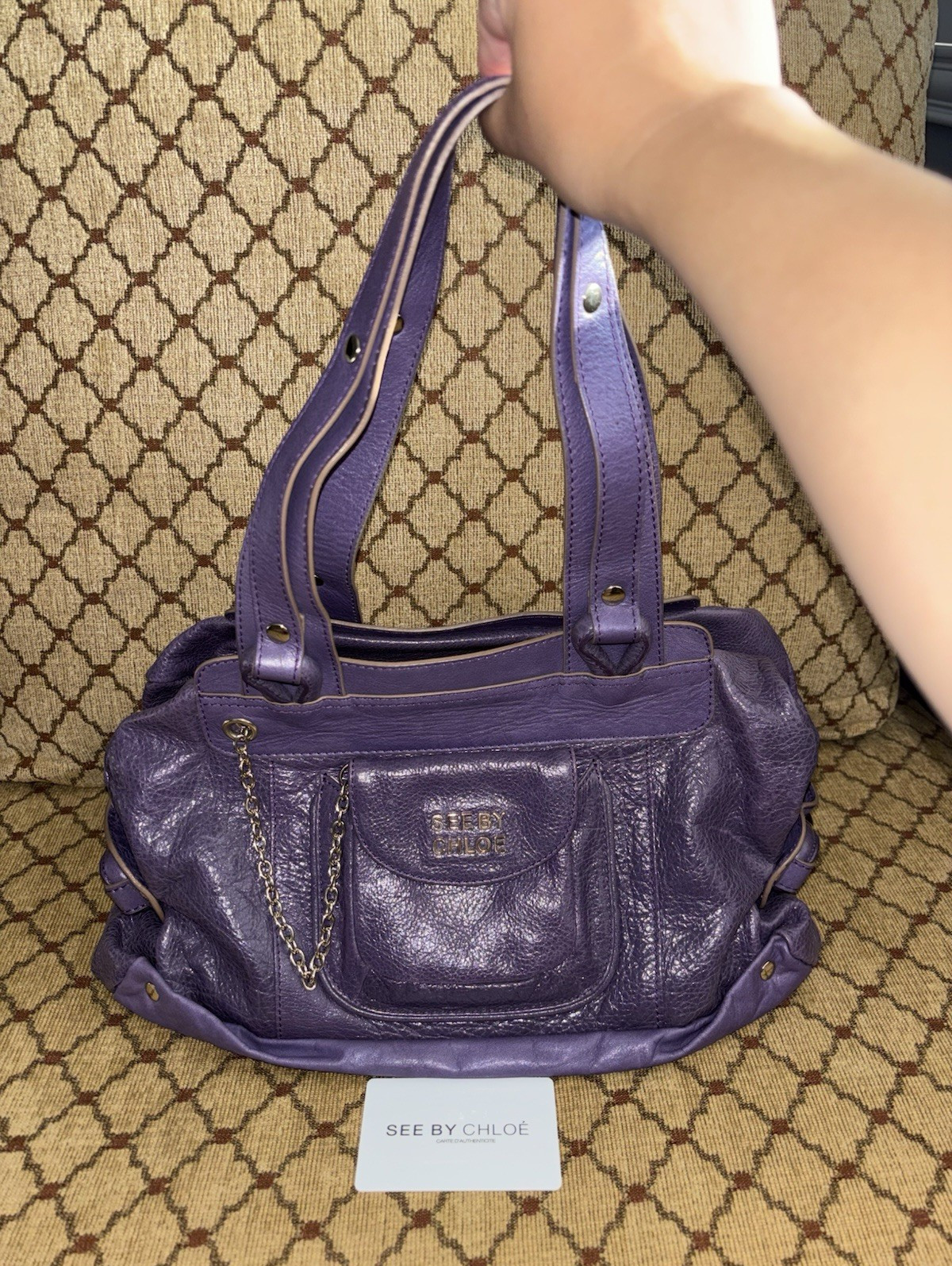 See by Chloé Purple Pebbled Shoulder Bag Chain Zip Logo Lined Pockets Card.