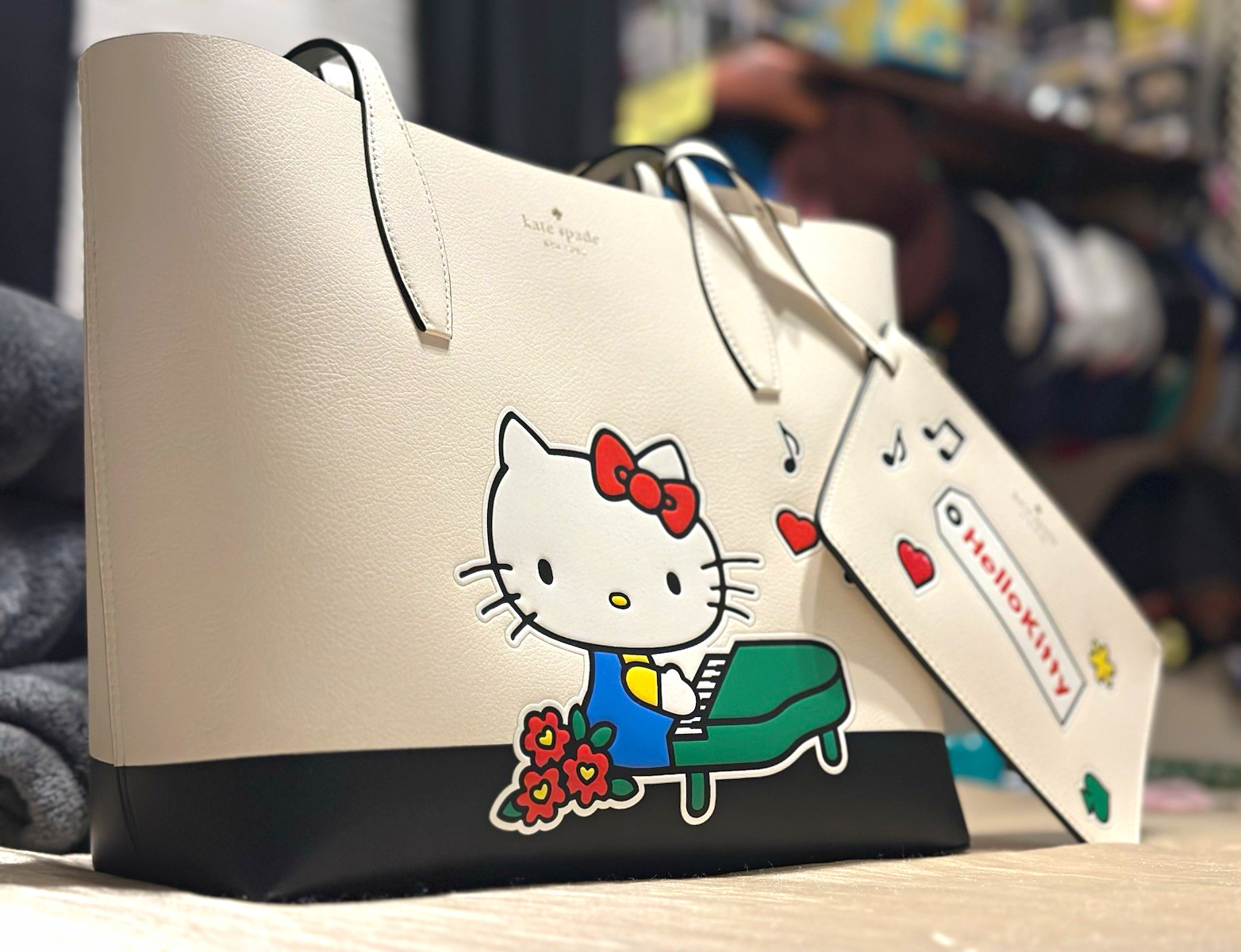 kate Spade New York Hello Kitty Medium Tote w/ Pouch White/Black, Lined