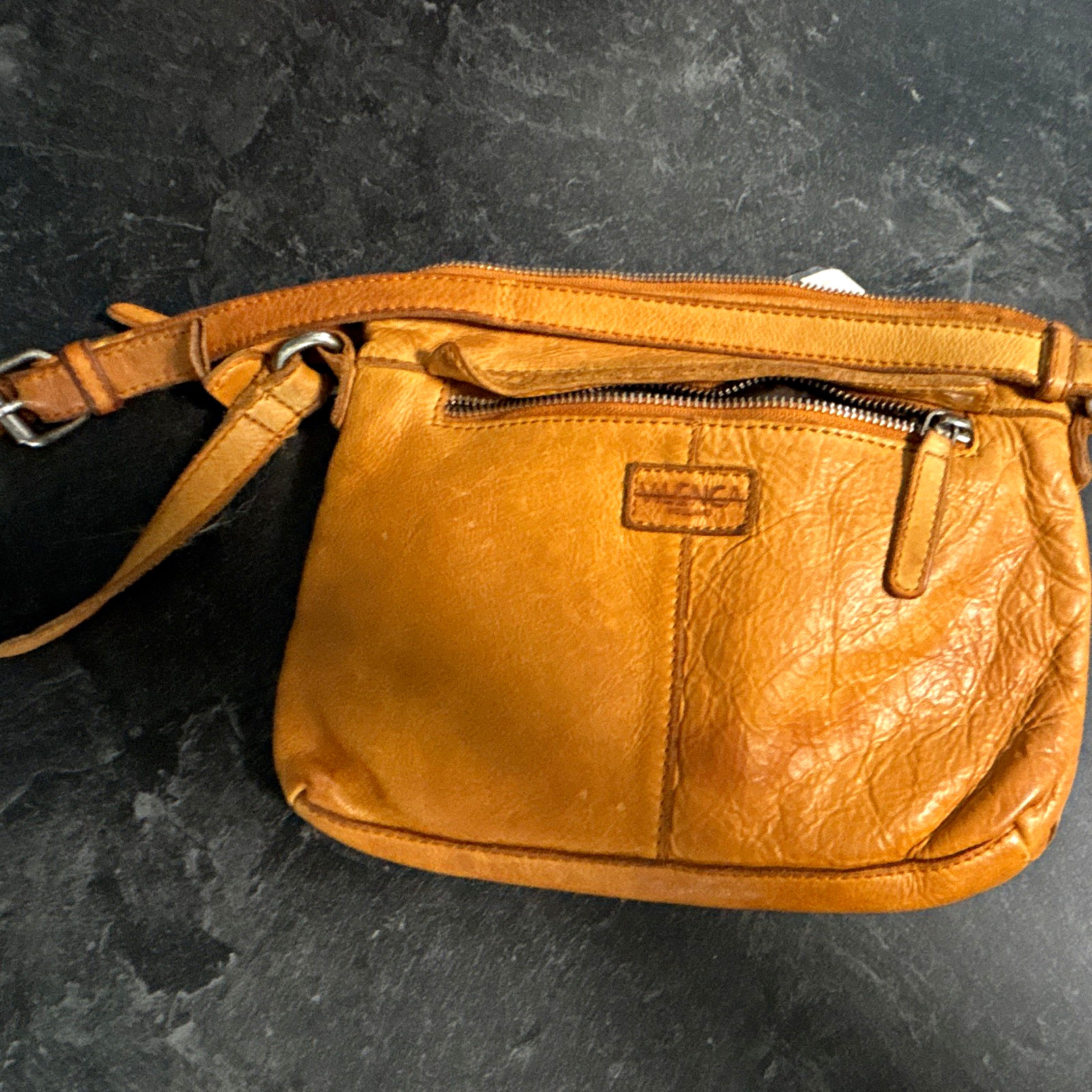 Valenca Holland Tan Woven Shoulder Bag Zip Closure Adjustable Strap Lined