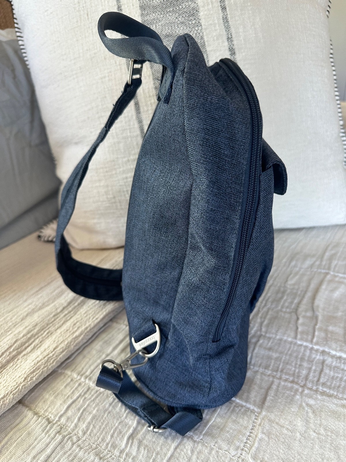 Baggallini Convertible Backpack – Denim colored fabric