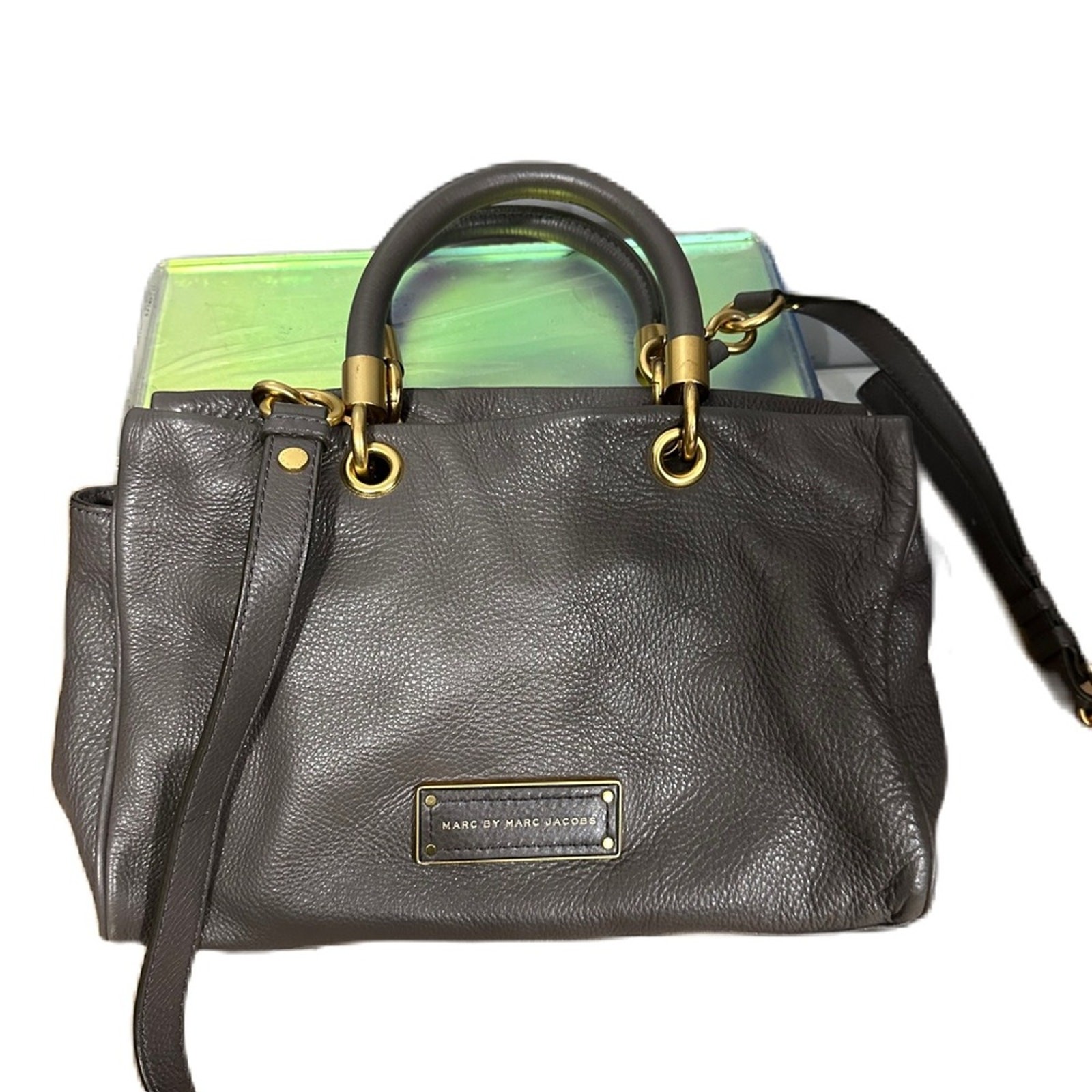 Excellent Marc by Marc Jacobs Too Hot to Handle Shopper Gray Leather Bag