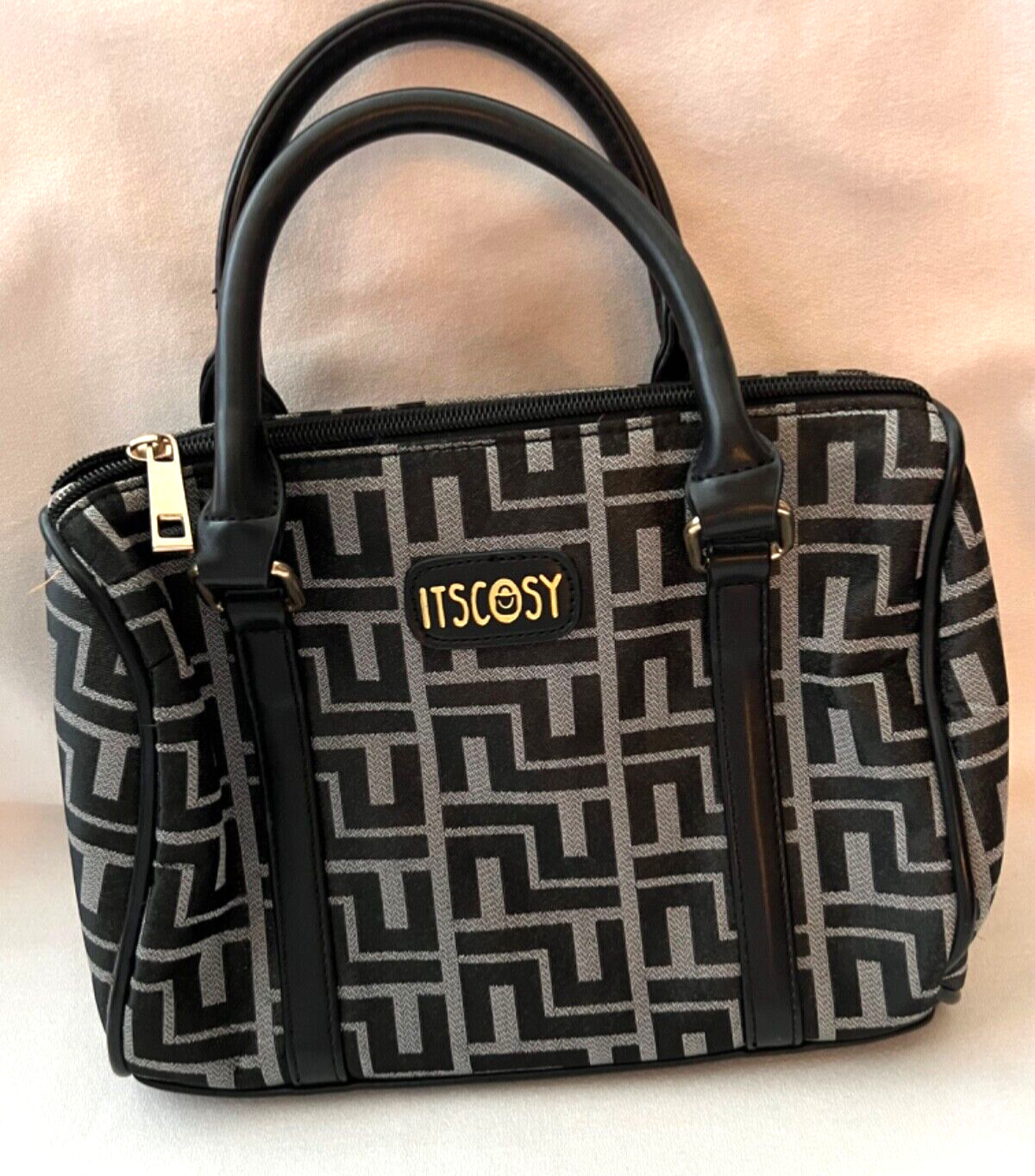2 piece ITSCOSY black & gray patterned Satchel Handbag with matching wristlet.