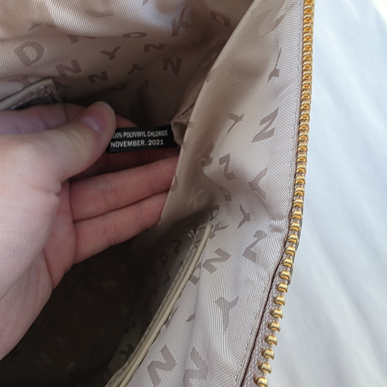 DKNY Bryant Medium Leather SatchelTote Logo Tan Pink Classic Work, Career New