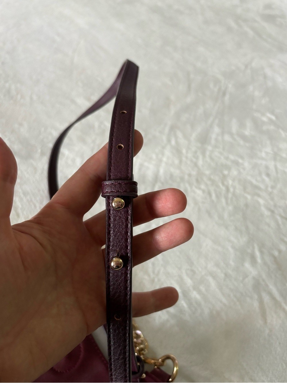 ah·dorned Vegan Smooth Leather Messenger Crossbody Bag Burgundy Gold Chain