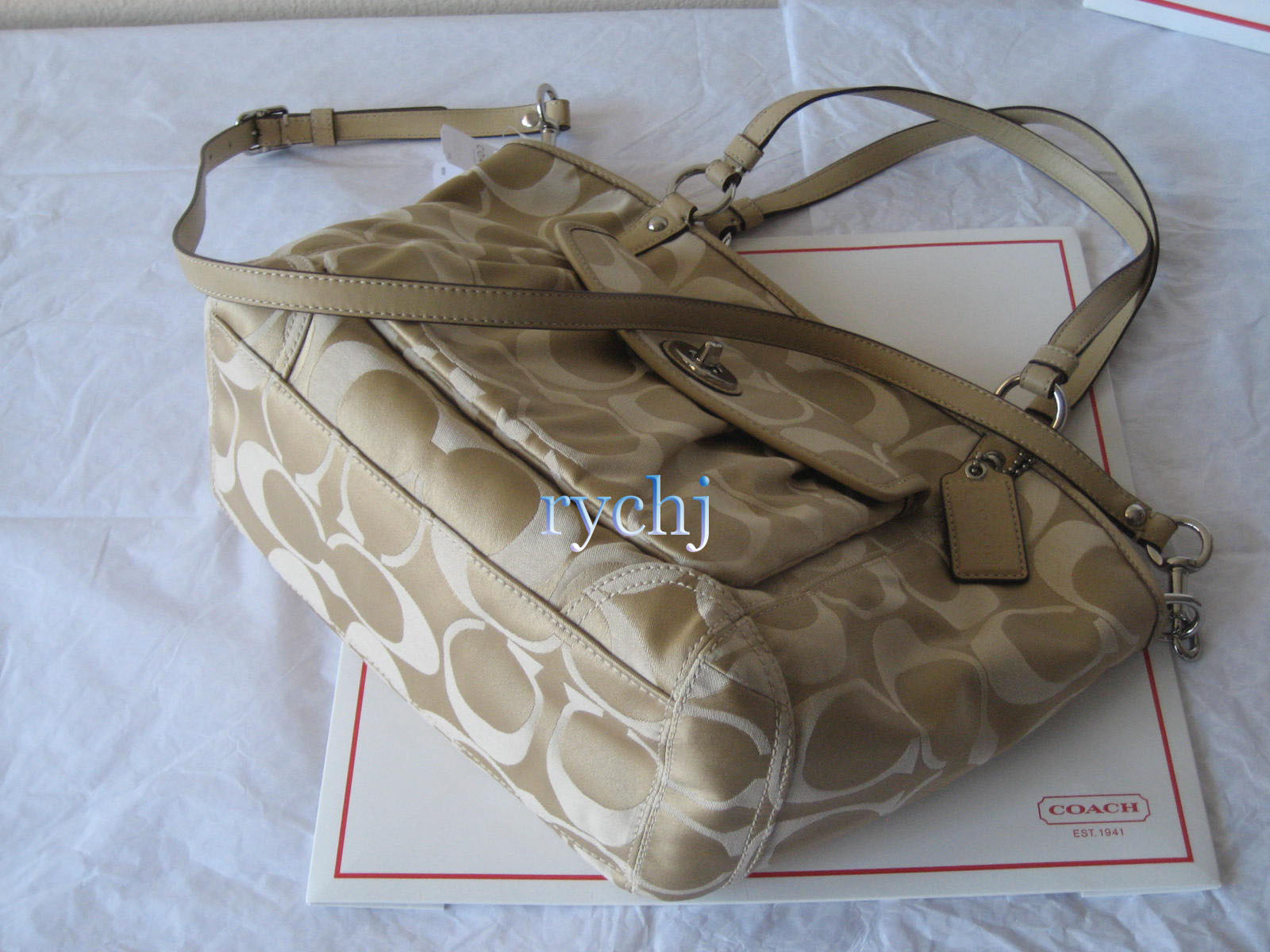 NWT COACH SIGNATURE LEAH TOTE KHAKI F13139