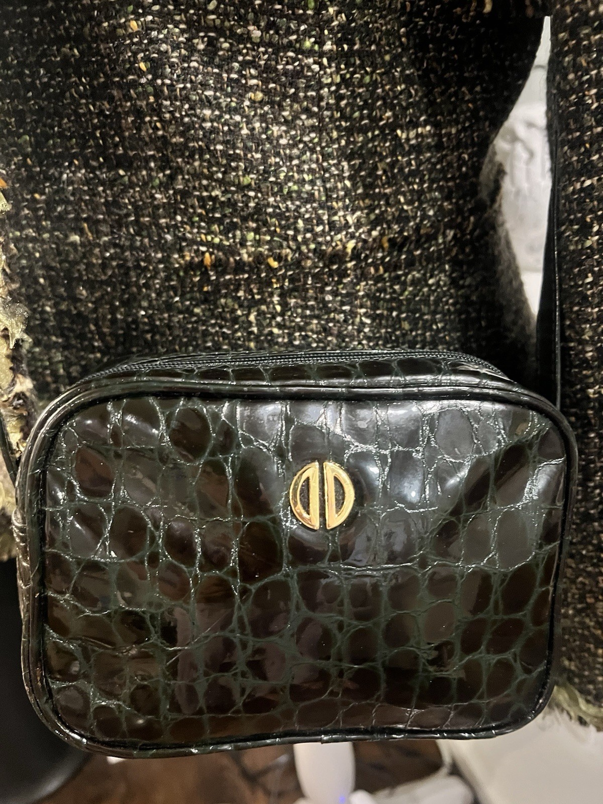 David Dart Green Embossed Patent Leather Croc Pattern Purse Crossbody Handbag