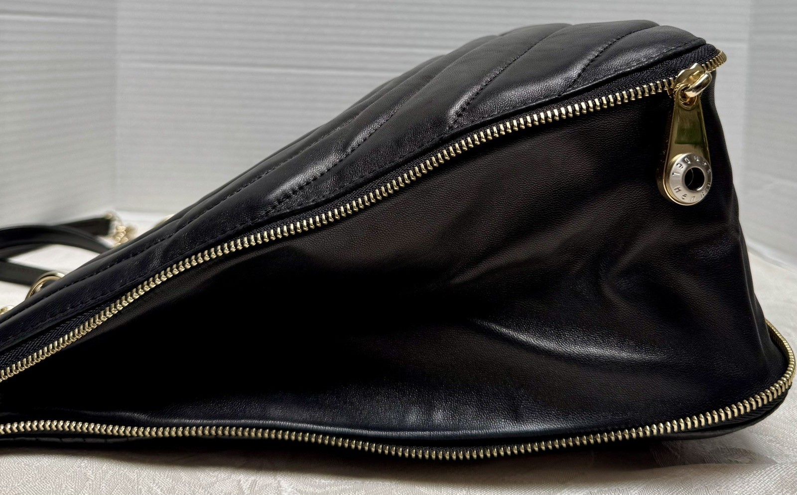 Henri Bendel Quilted Swirling Leather Zip Chain Strap Shoulder Bag Black