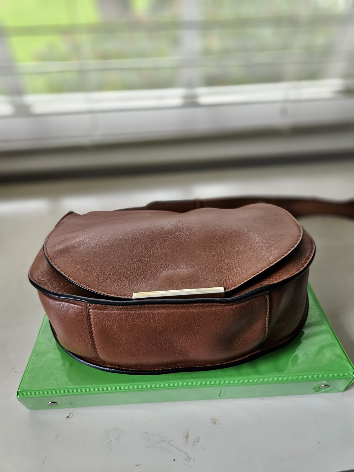Cuyana Chestnut Brown Leather Adjustable Strap Saddle Crossbody Bag NEW