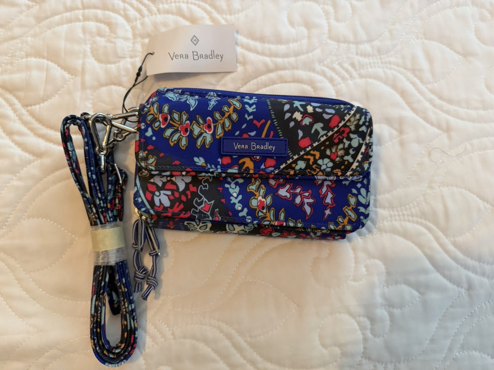 Vera Bradley Lighten Up RFID All in One Crossbody – NWT Petite Paisley