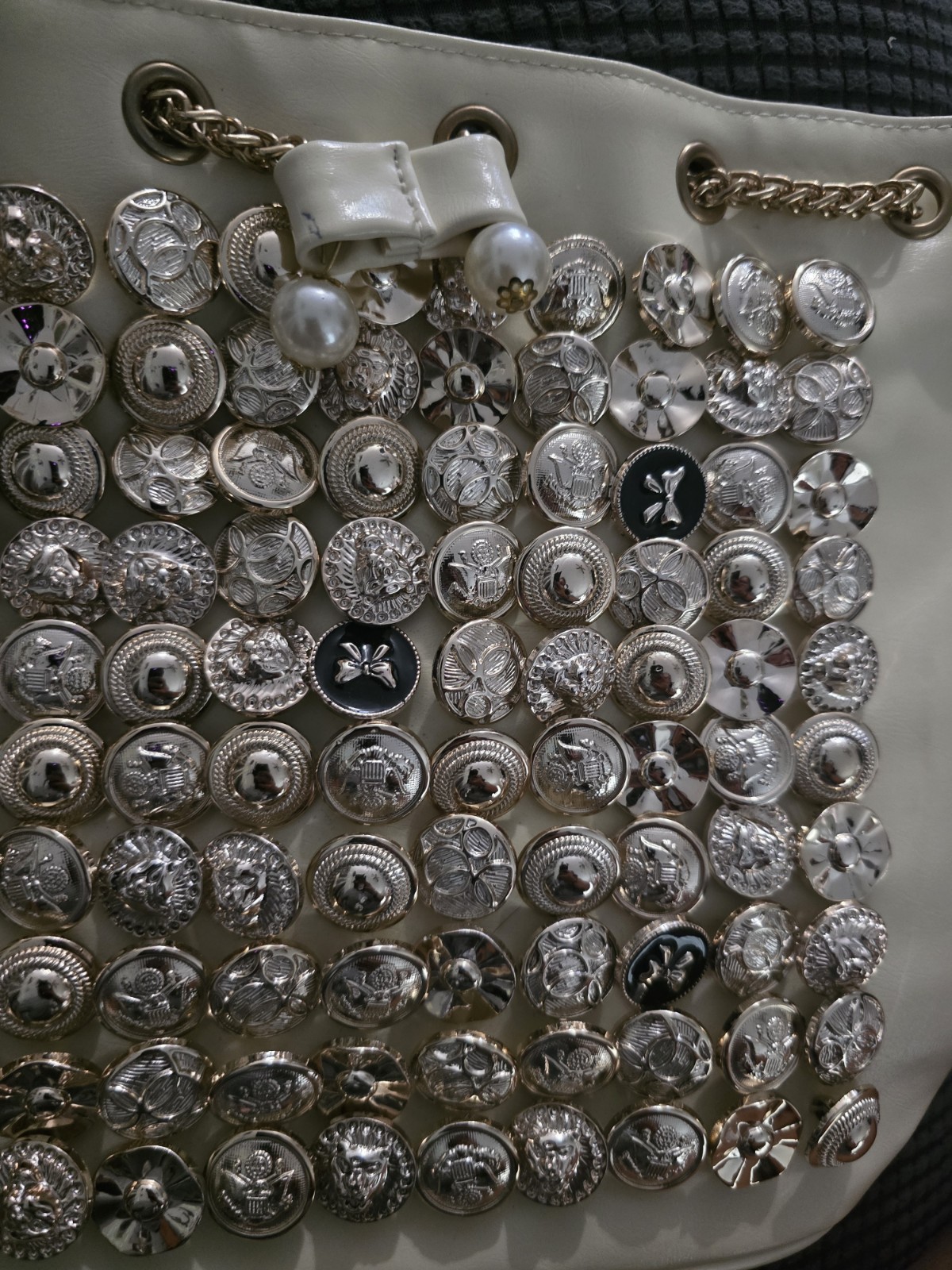 Nine West White Shoulder Bag Rhinestone Studded Bow Zip Chain Strap Pockets