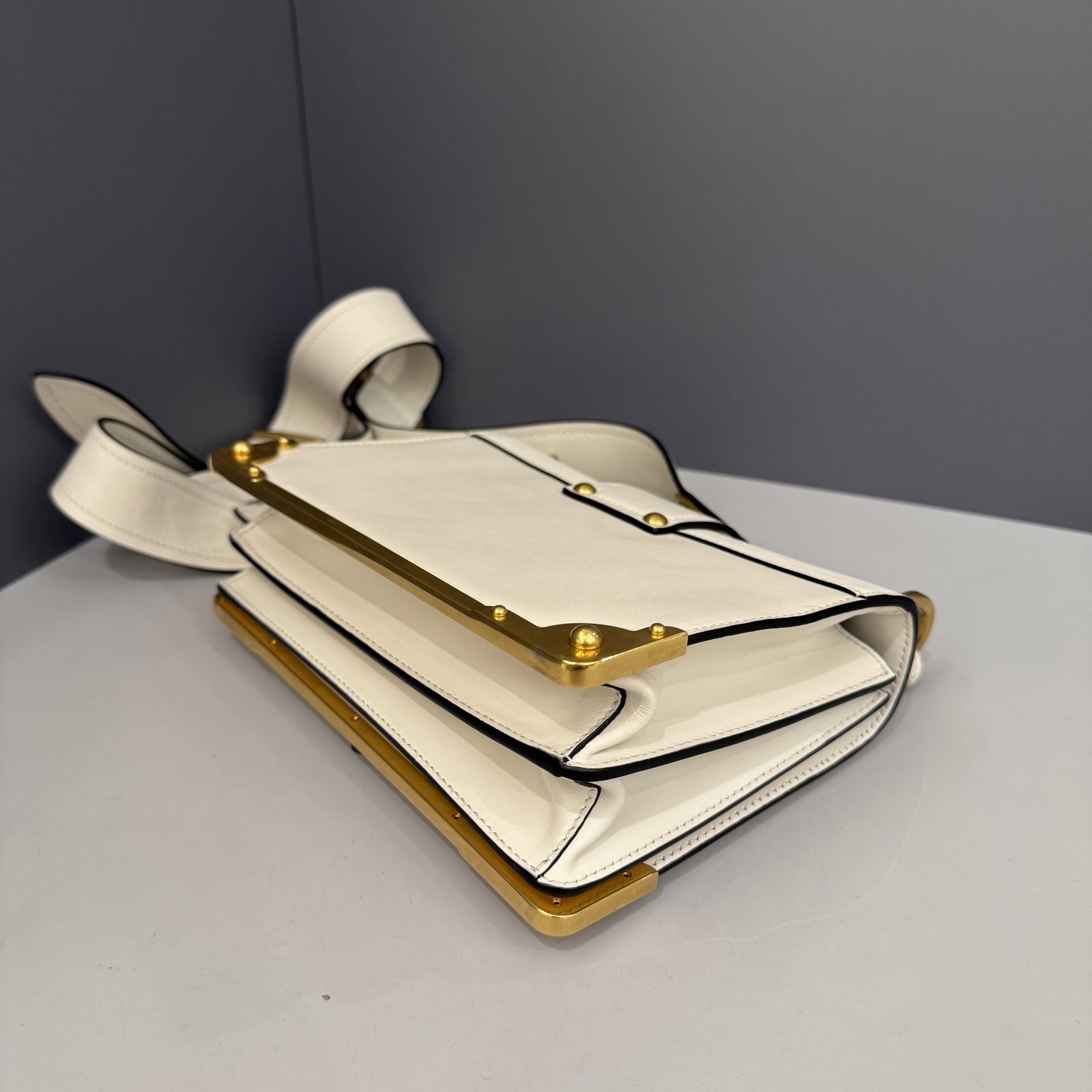 Prada Small Cahier White Calfskin (qy012626d5)