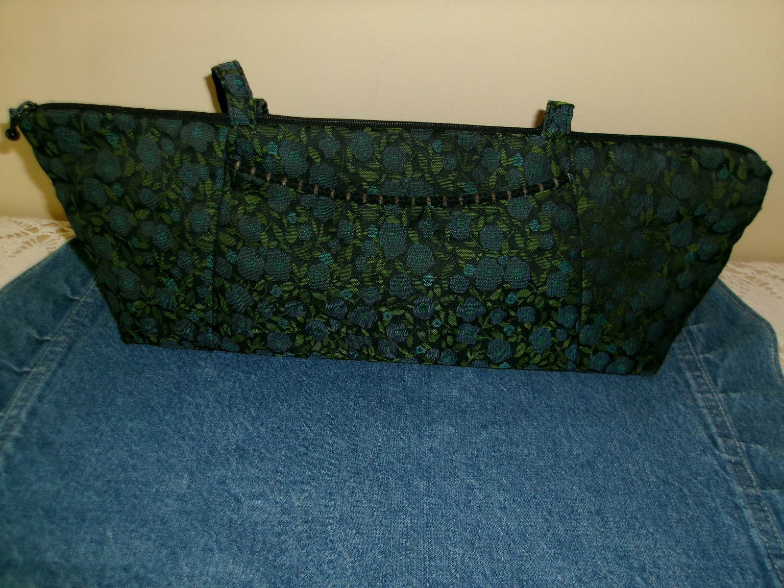 Maruca~ Pretty Jacquard Fabric Baguette Style Shoulder Bag~Blue Floral~Co. USA