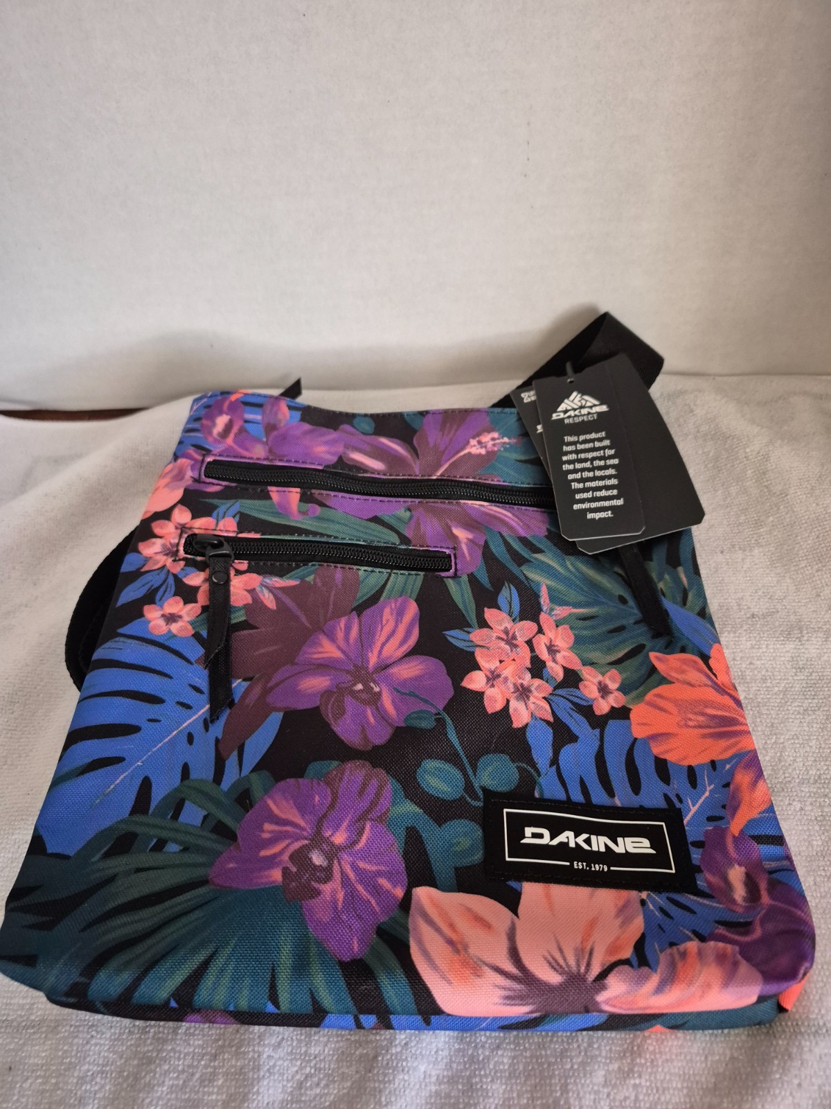 Dakine Crossbody Bag 100% Polyester Jo Jo Tropidelic NWT