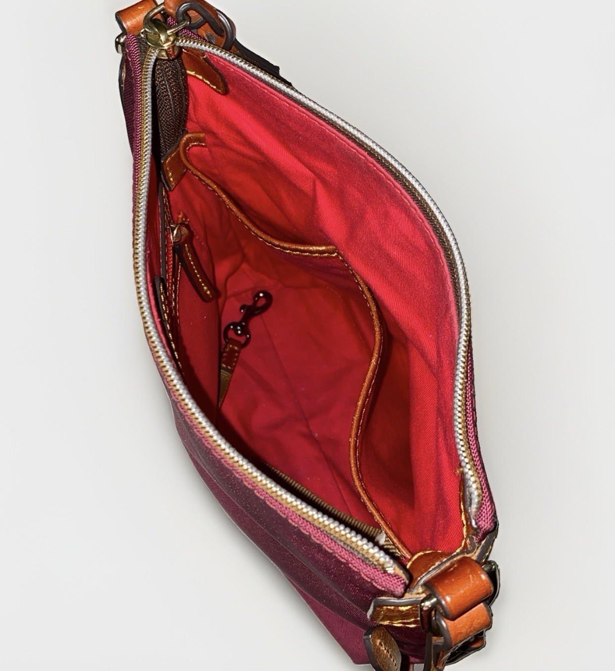 Dooney Bourke Cranberry Nylon Crossbody Bag Leather Trim Buckled Strap duck Logo