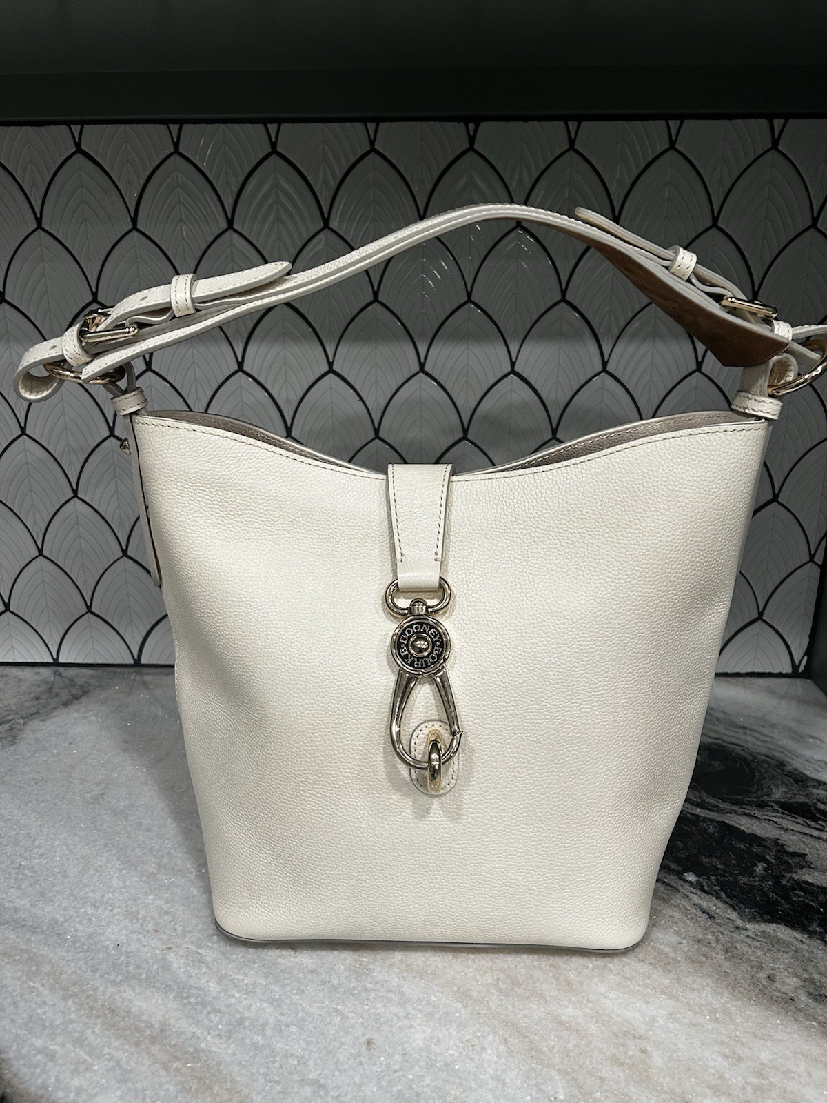 Dooney & Bourke Florentine Toscana Leather Lily Bucket Bag – Cream