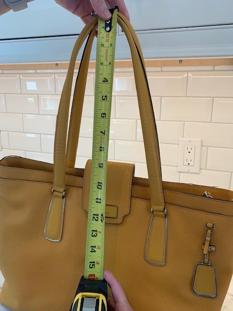 TUMI Sinclair Tegan Business Tote in Yellow Style #79385EG – Good Condition