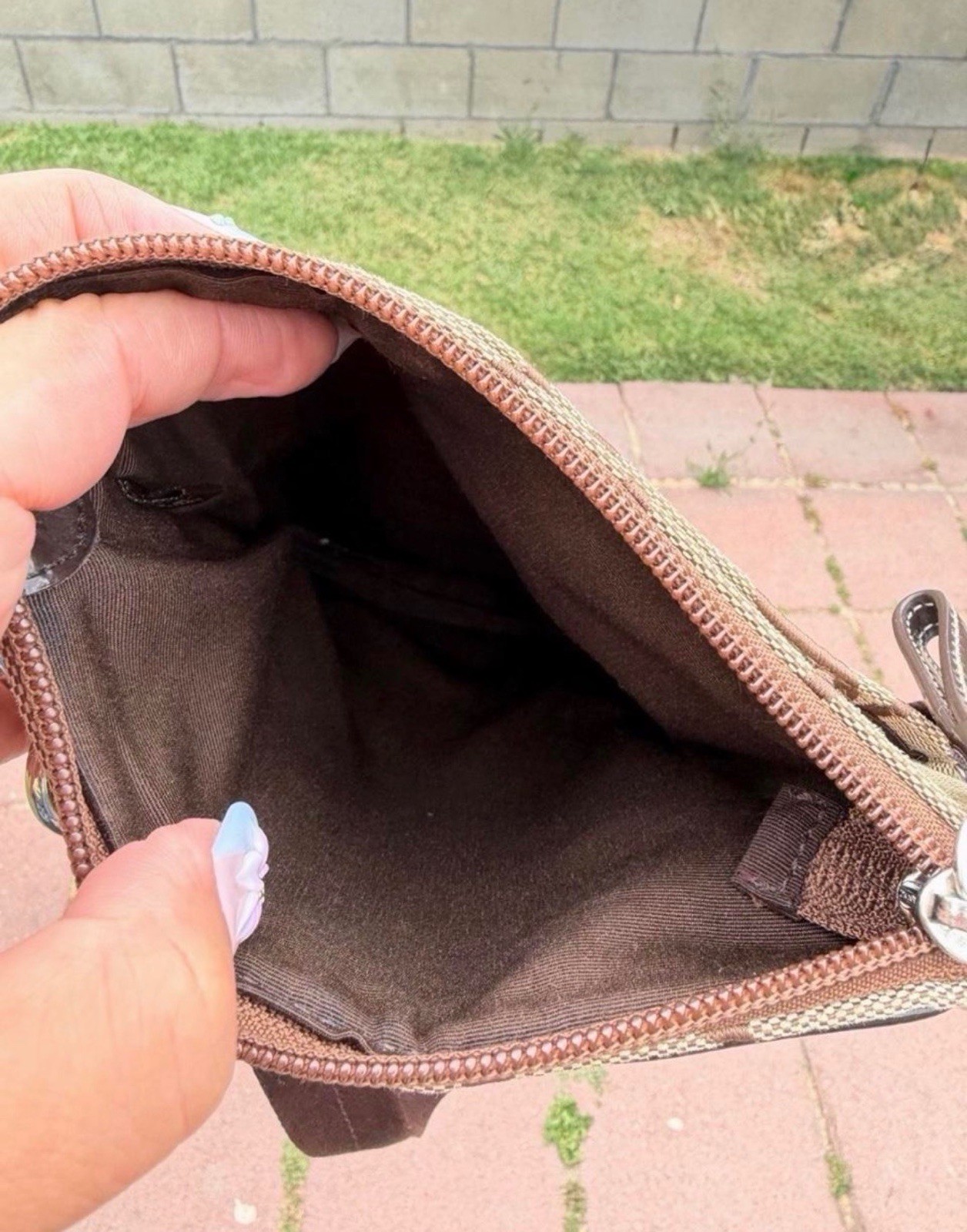 Coach Hampton crossbody bag. Does not have a hang tag.