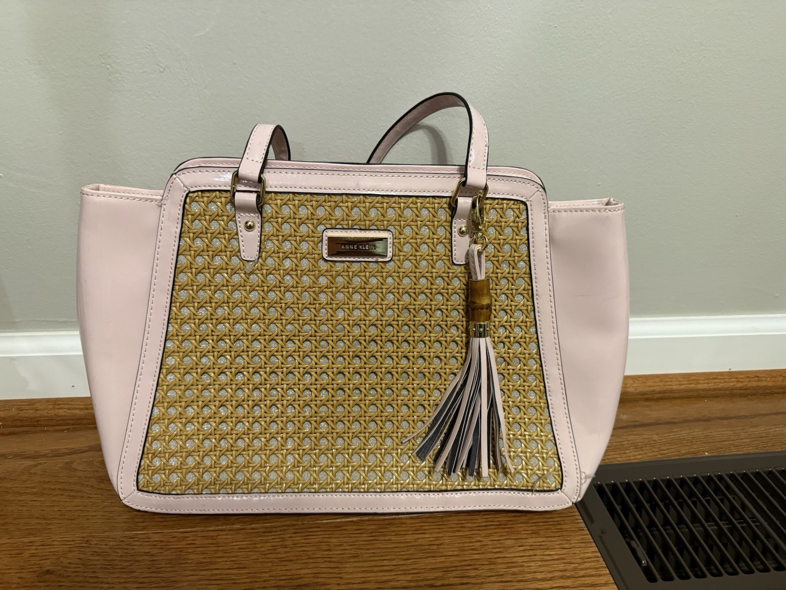 Anne Klein Straw Tote Bag White Croc Embossed Tassel Crossbody Handbag NWOT