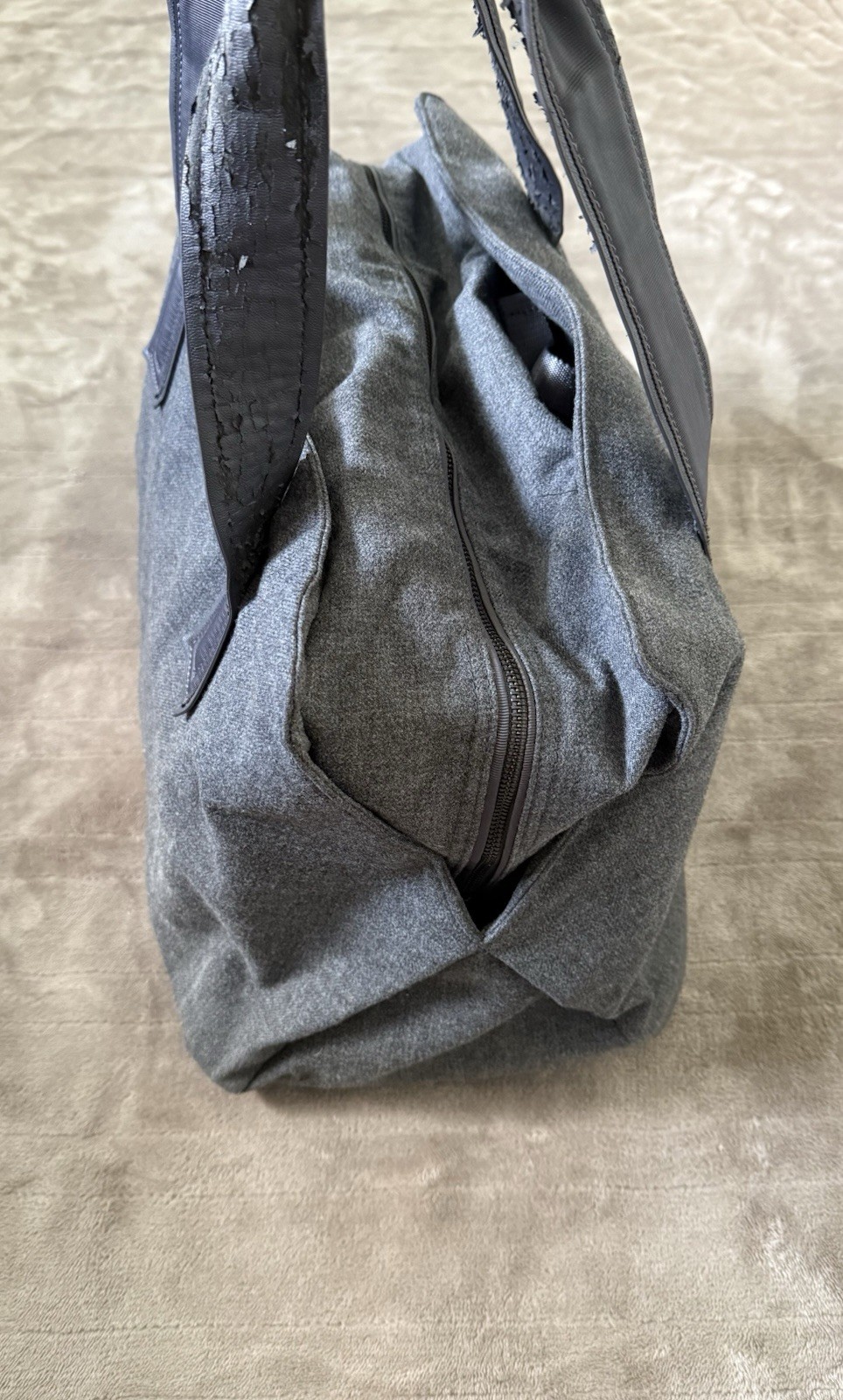 Lululemon Athletica Gray Wool Blend Tote Gym Bag Travel Carryall One Size Flaw