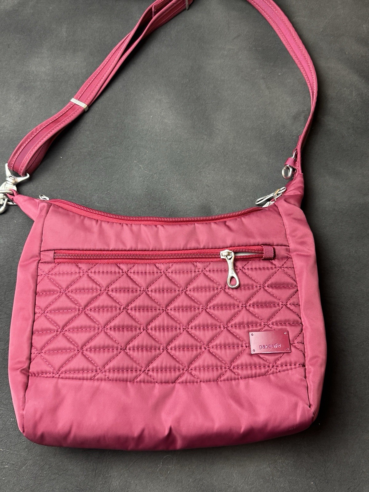 Pacsafe Maroon Citysafe CS- Series Crossbody Bag RFID Quilted Travel Smith