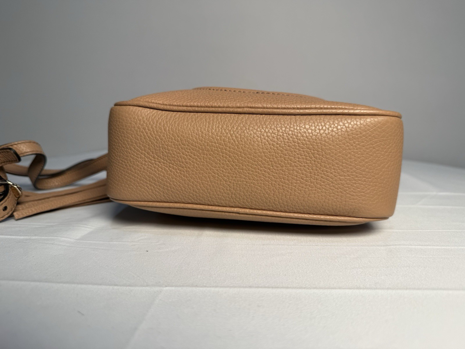 Gucci Soho disco Crossbody Bag Pebbled Logo Tassel Zip Adjustable
