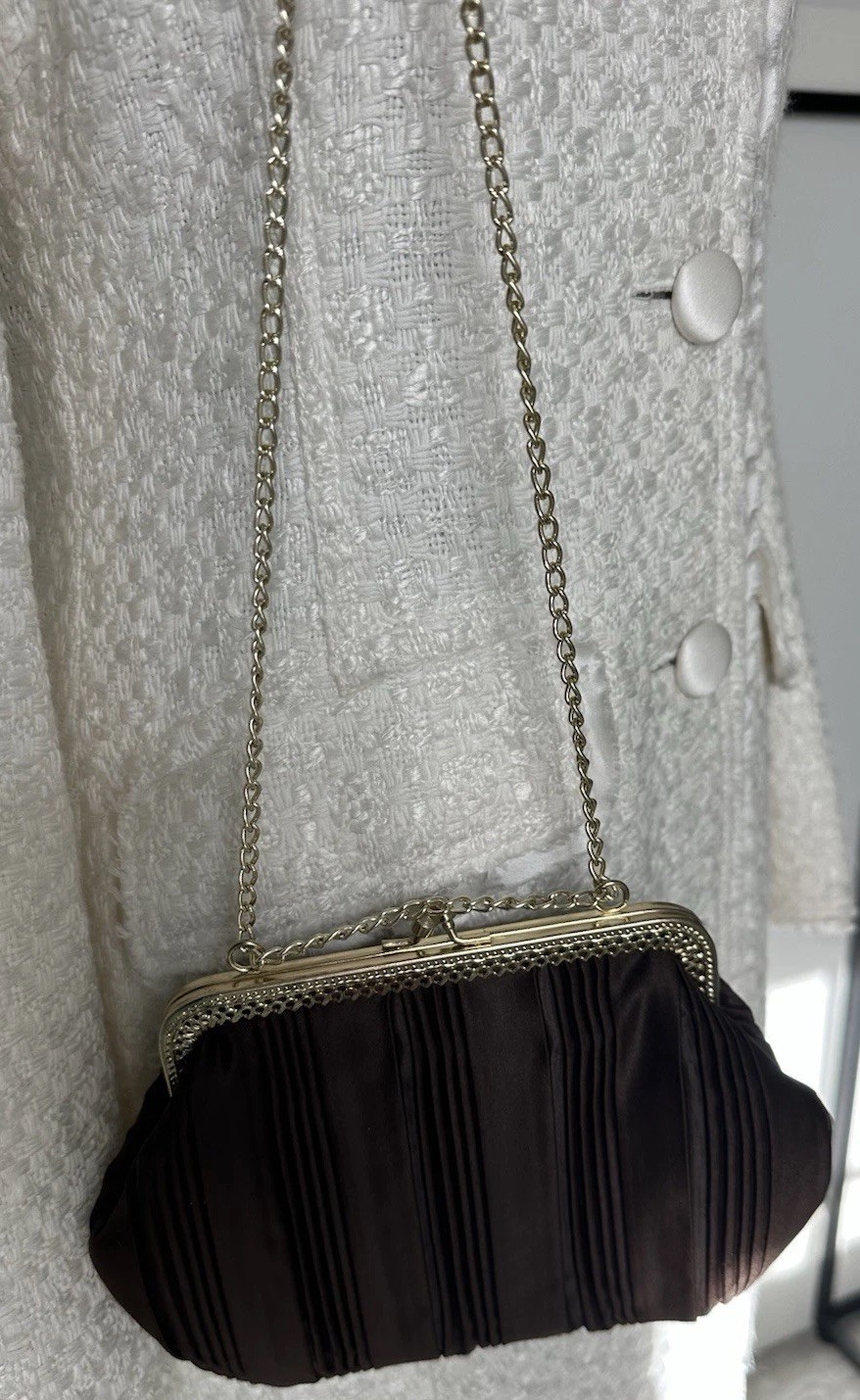 Vintage La Regale Clutch Brown Pleated Kisslock Evening Bag Gold Chain Strap