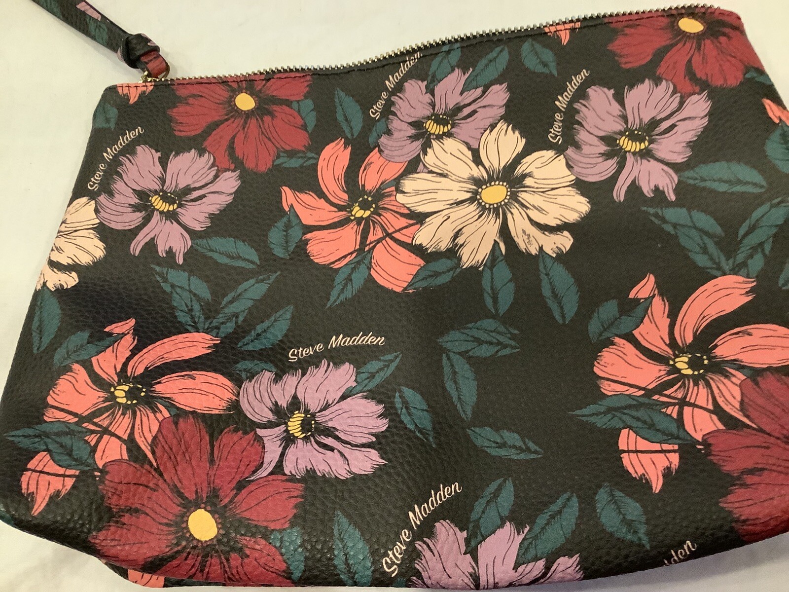 Steve Madden Floral Clutch LeatherBag~ Zipper Doesn’t Work, It’s stuck!!