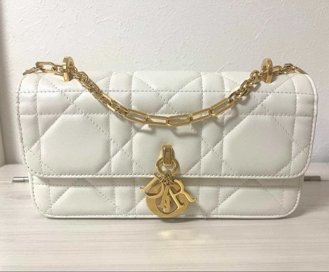 Almost unused Christian Dior Miss Daisy Shoulder Bag White Used only once