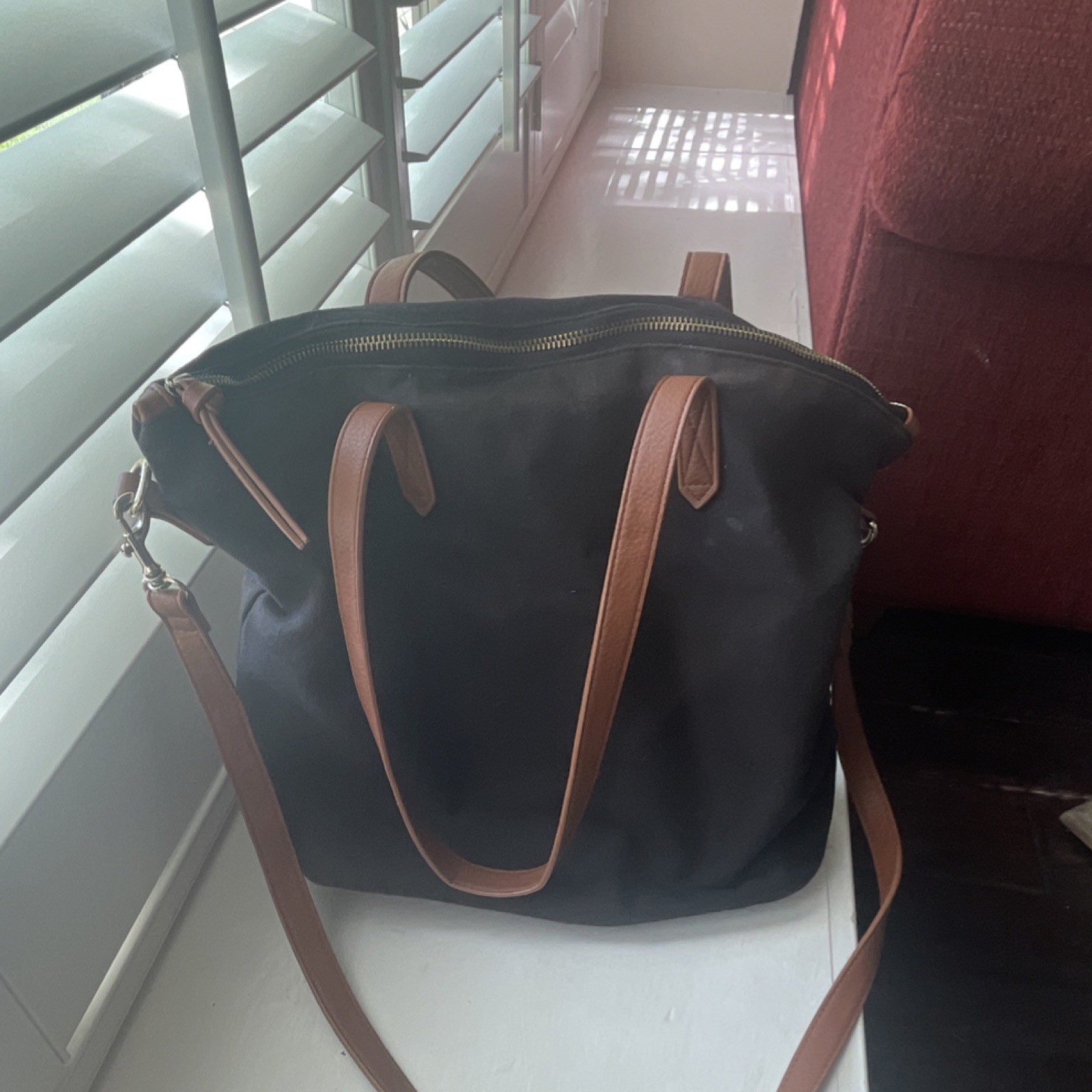 OLD NAVY Black Shoulder Bag w/ Brown Strap, Gold Hardware, Zipper & Pockets