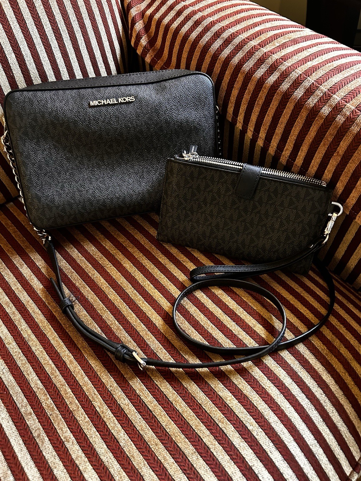 Michael Kors Jetset Printed Logo Crossbody And Matching Wallet. Ex Condition