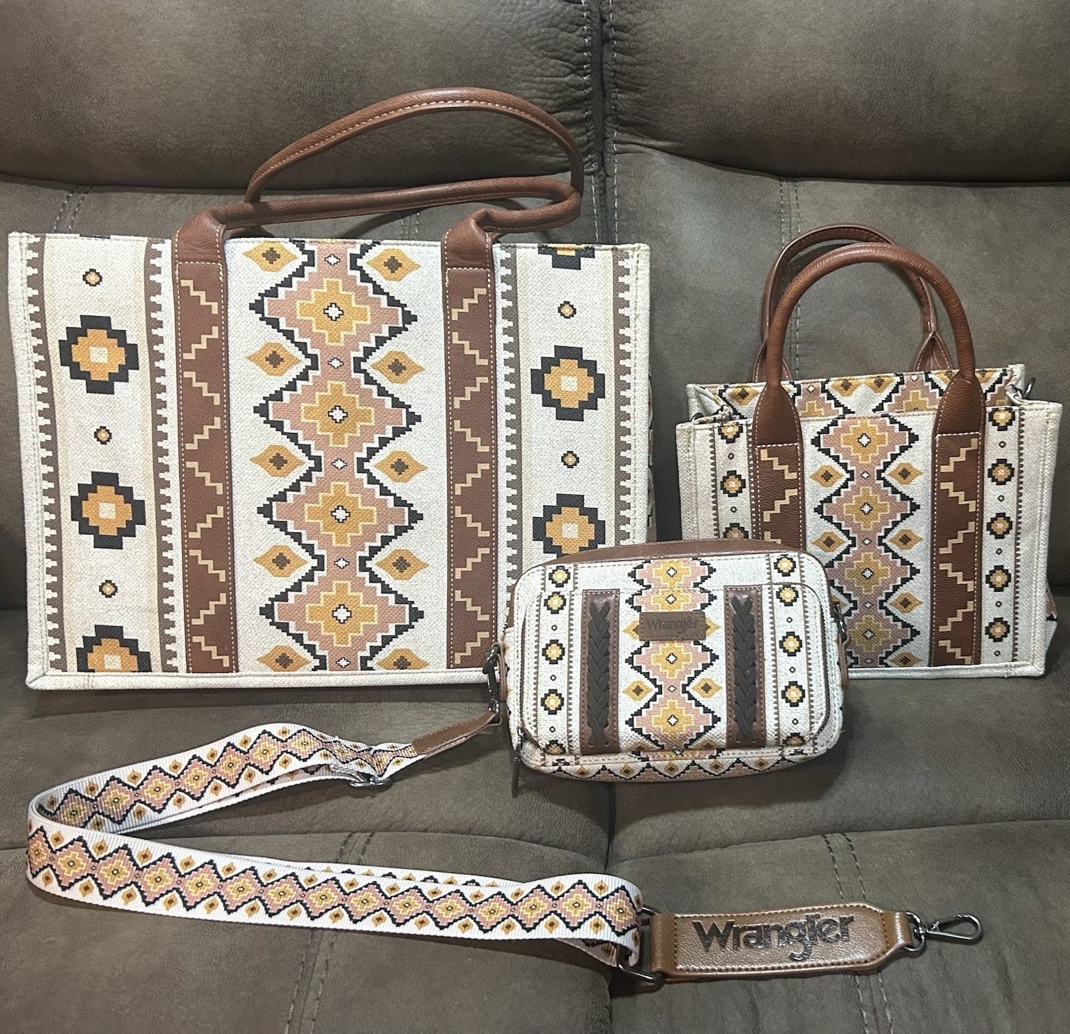 Wrangler Geometric Tote Bag Set Zip Closure Detachable Adjustable Strap Boho