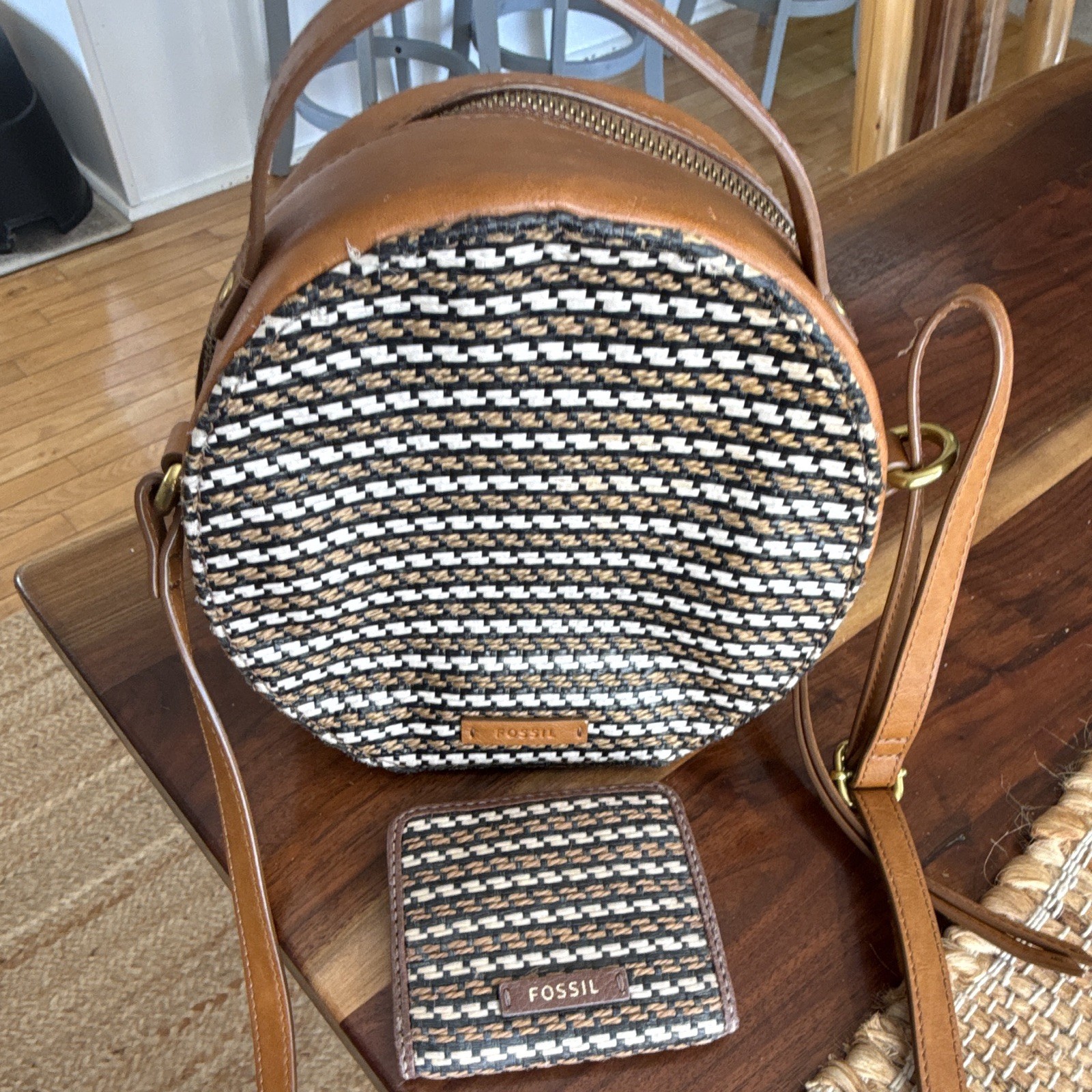 Fossil Round Woven Crossbody Bag & Wallet Brown/Black/White Zip Detach