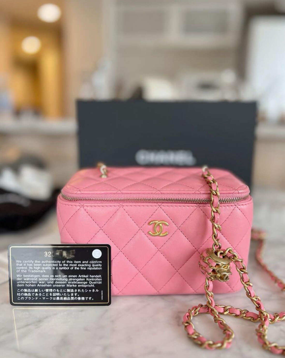 ✴︎REAR✴︎NEW CHANEL Vanity case pink Ball Chain Crossbody Matelasse Lambskin