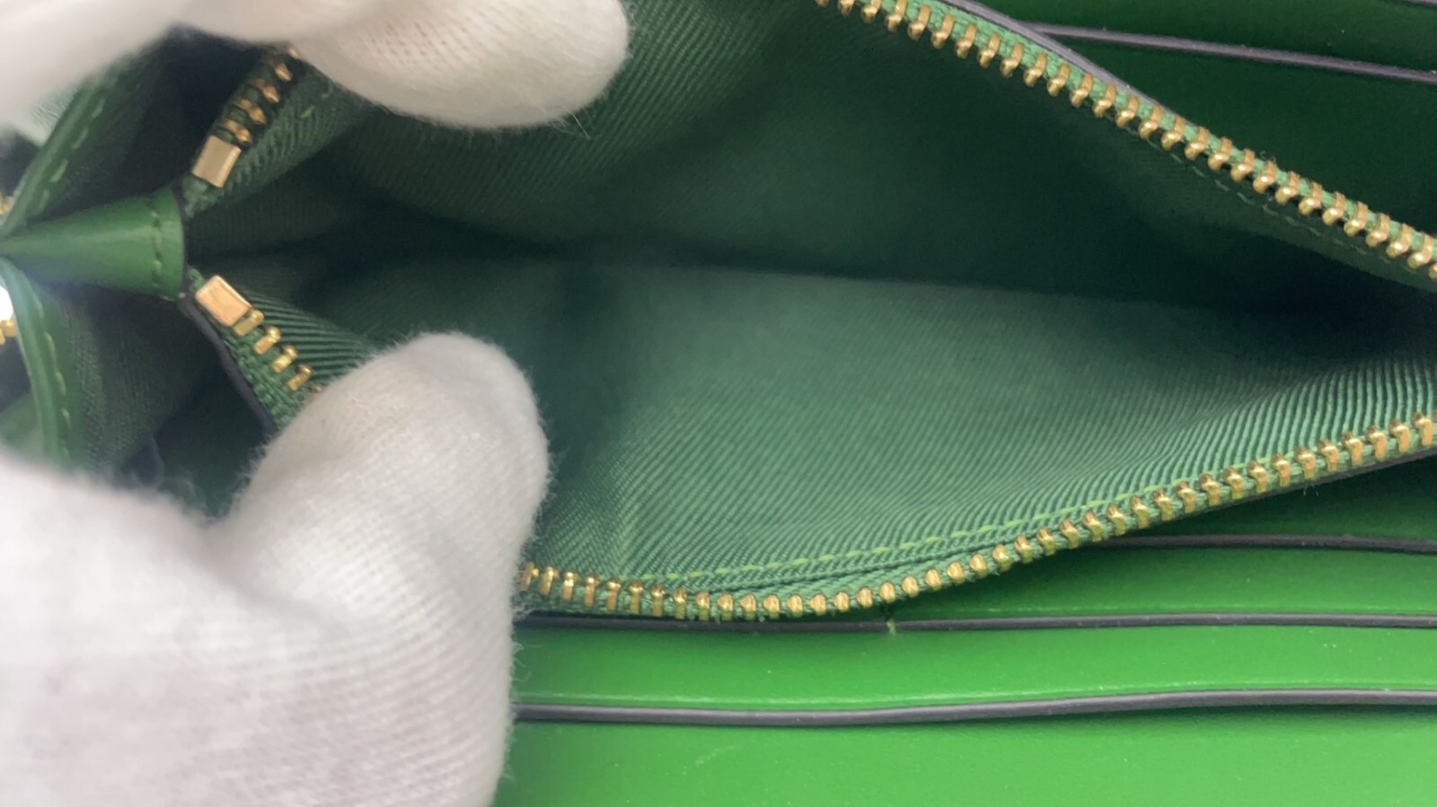 Tory Burch Women Leather Green Long Wallet 20 X 11 cm / 10.5 X 4.1 Inch