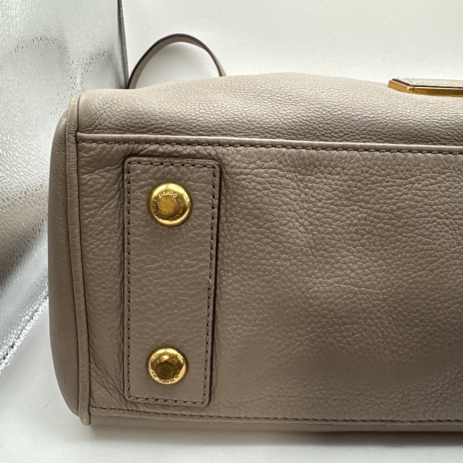 Marc Jacobs Too Hot To Handle Sachel Shoulder Bag Taupe Review- Read Descrip.