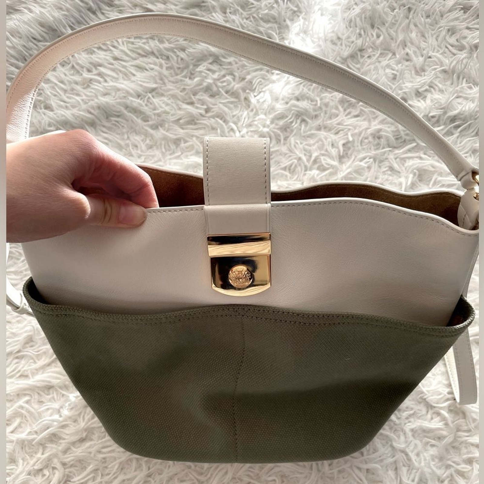 RRP US$548 NEW Veronica Beard Small Suede Crest Lock Bucket Bag green white
