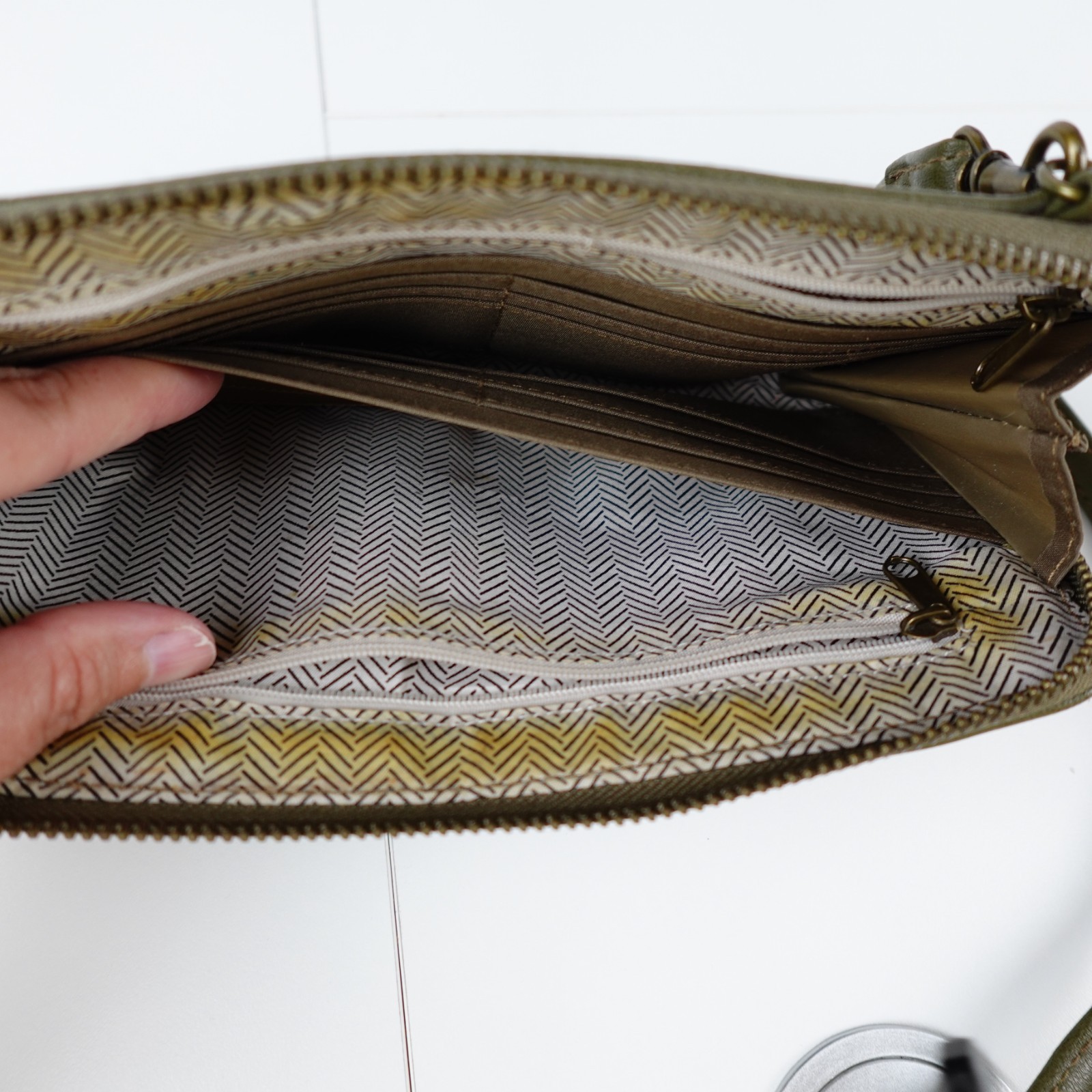 Green Crossbody Purse/Wallet Zip Closure Exterior/Interior Pockets Card Slots