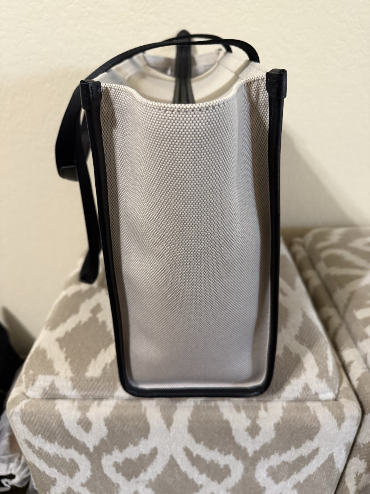 kate spade new york Kip Large Tote Natural/Black Zip Closure Lined