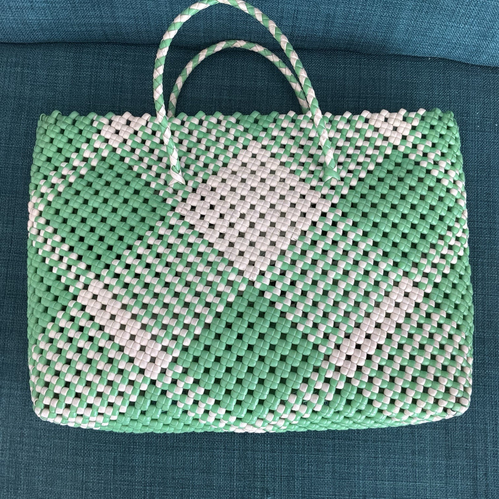 VTG Hand Woven Recycled Plastic Handbag Green And White With Handles 13”W x 9”T