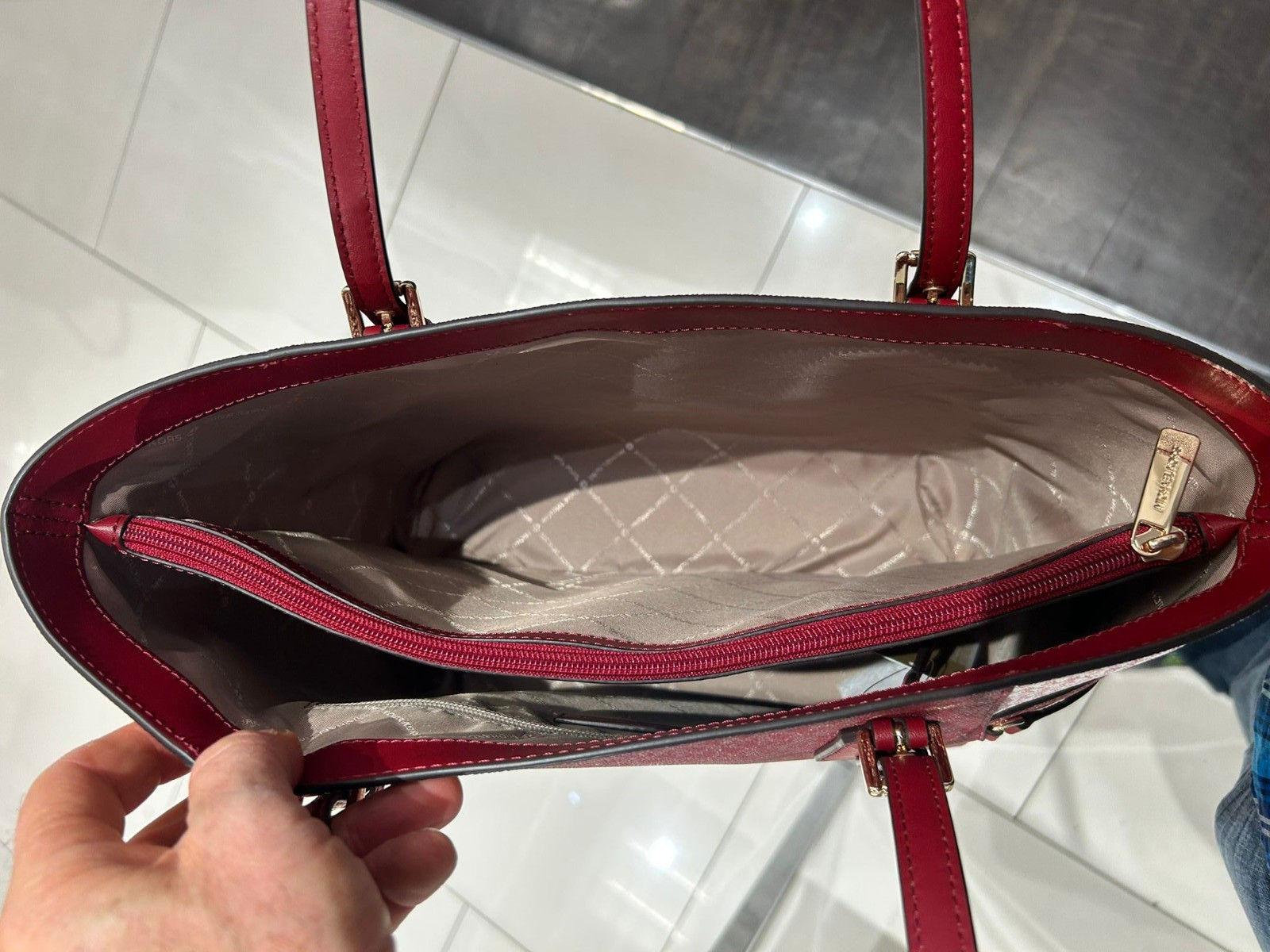 Michael Kors Voyager Large MK Signature Handbag Shoulder Tote Bag Cherry Purse