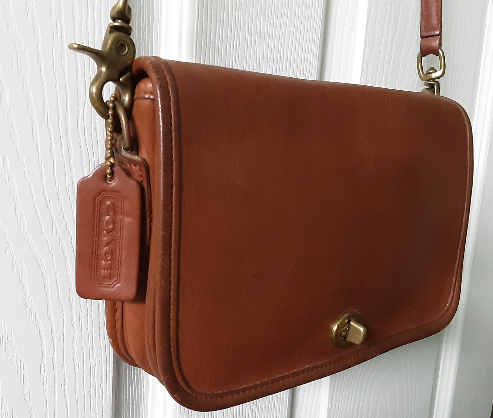 Vintage British Tan Leather Coach Pocket Purse Shoulder Crossbody #9755