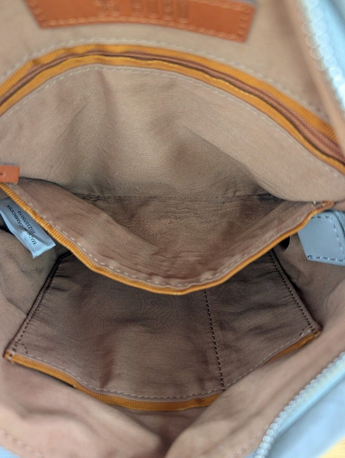 Hobo Gray Smooth Leather Crossbody Bag Clutch Wide Strap Silver Toned Hardware