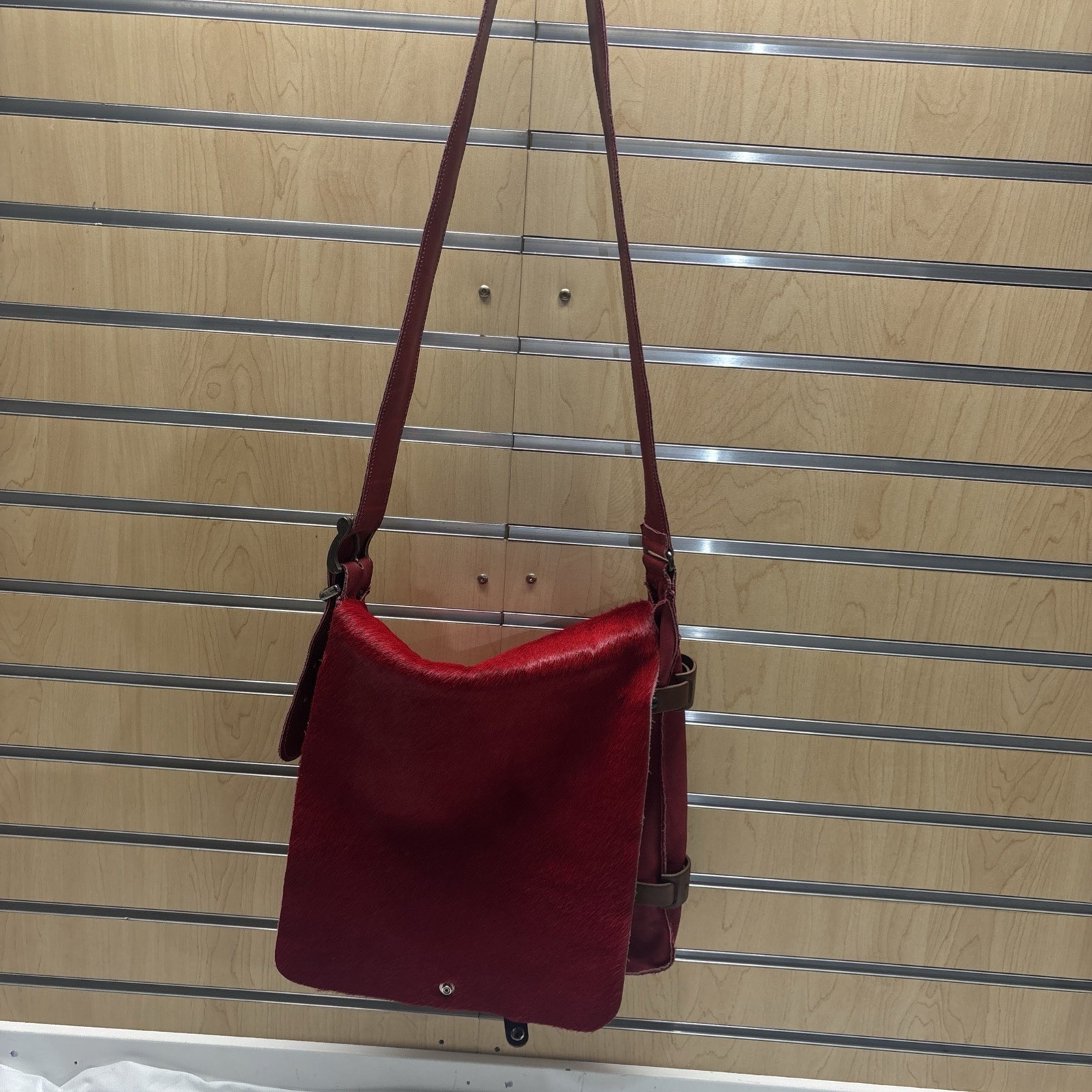 Ditox Red Genuine Leather Messenger Style Handbag/Shoulder Bag, Raw Lining