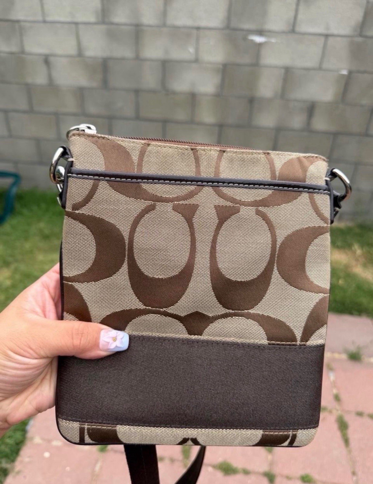 Coach Hampton crossbody bag. Does not have a hang tag.