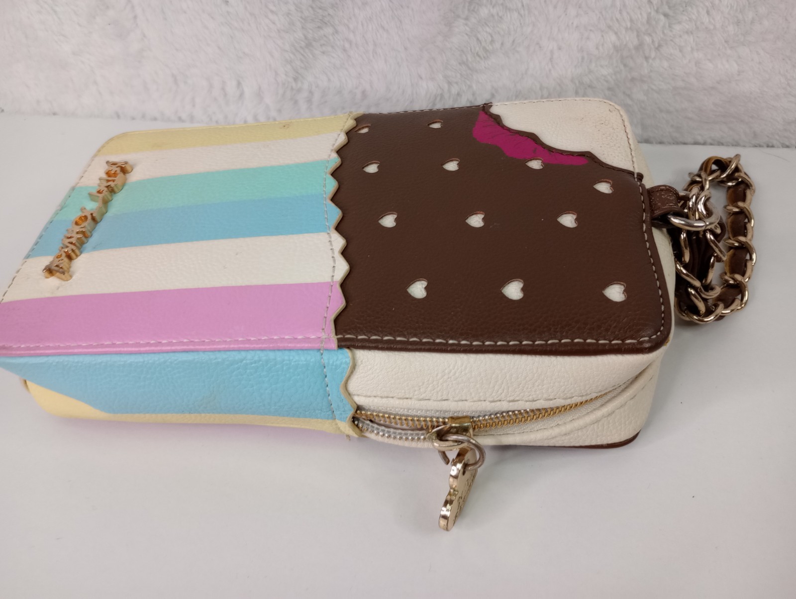 Betsey Johnson Ice Cream Sandwhich Wristlet Brown Gold Chain BJ56035H 7.5″ READ