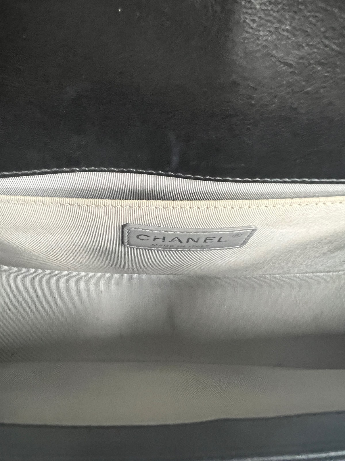 Chanel Le Boy Medium Black V Calfskin Hand Shoulder Crossbody Bag Duty Paid