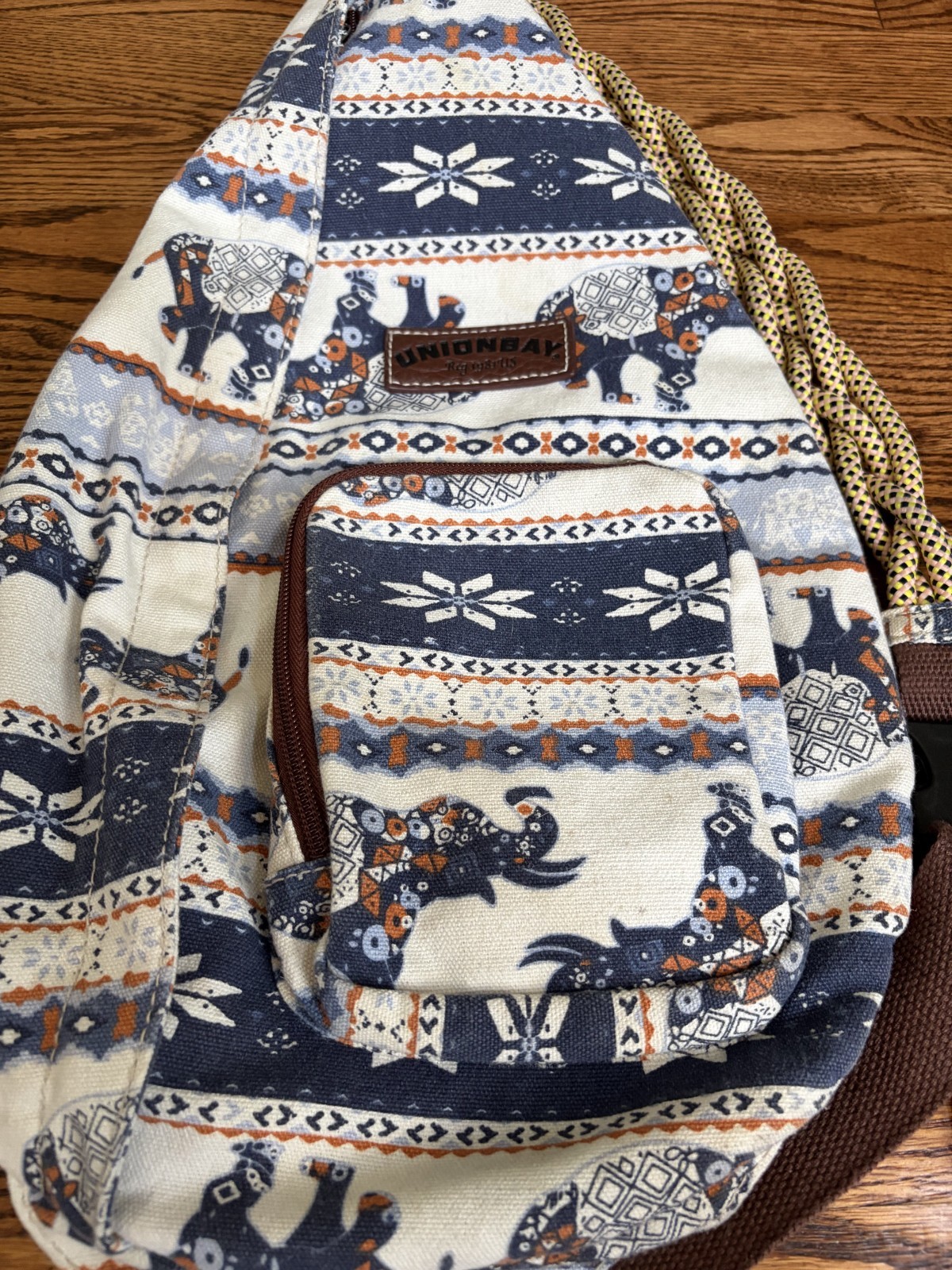 Union Bay Crossbody Teardrop Sling Sak Elephant Geometric Bag Rope Brown Purse