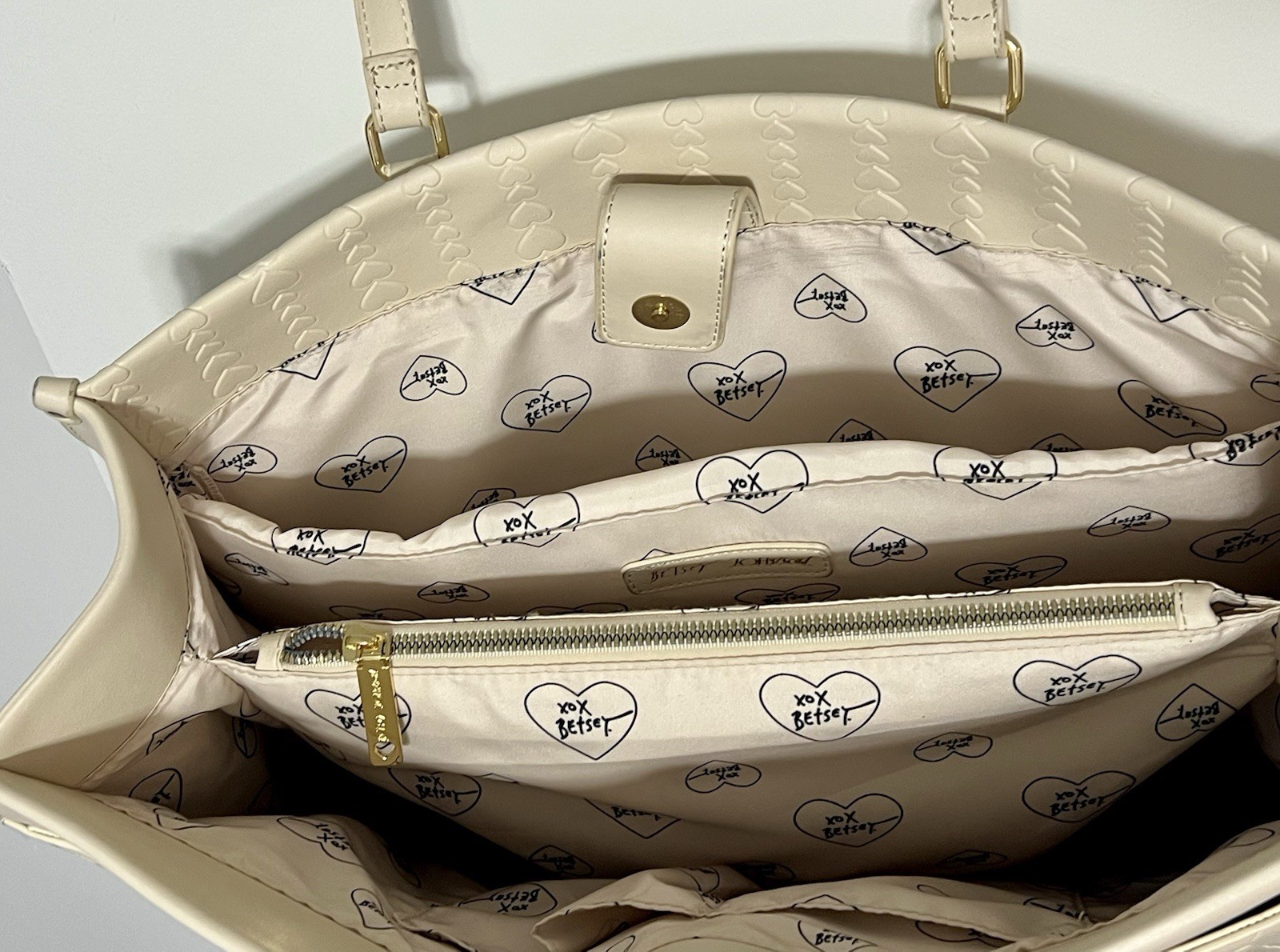 Betsy Johnson Large Cream Laptop Heart Tote with Removable Accessory Bag